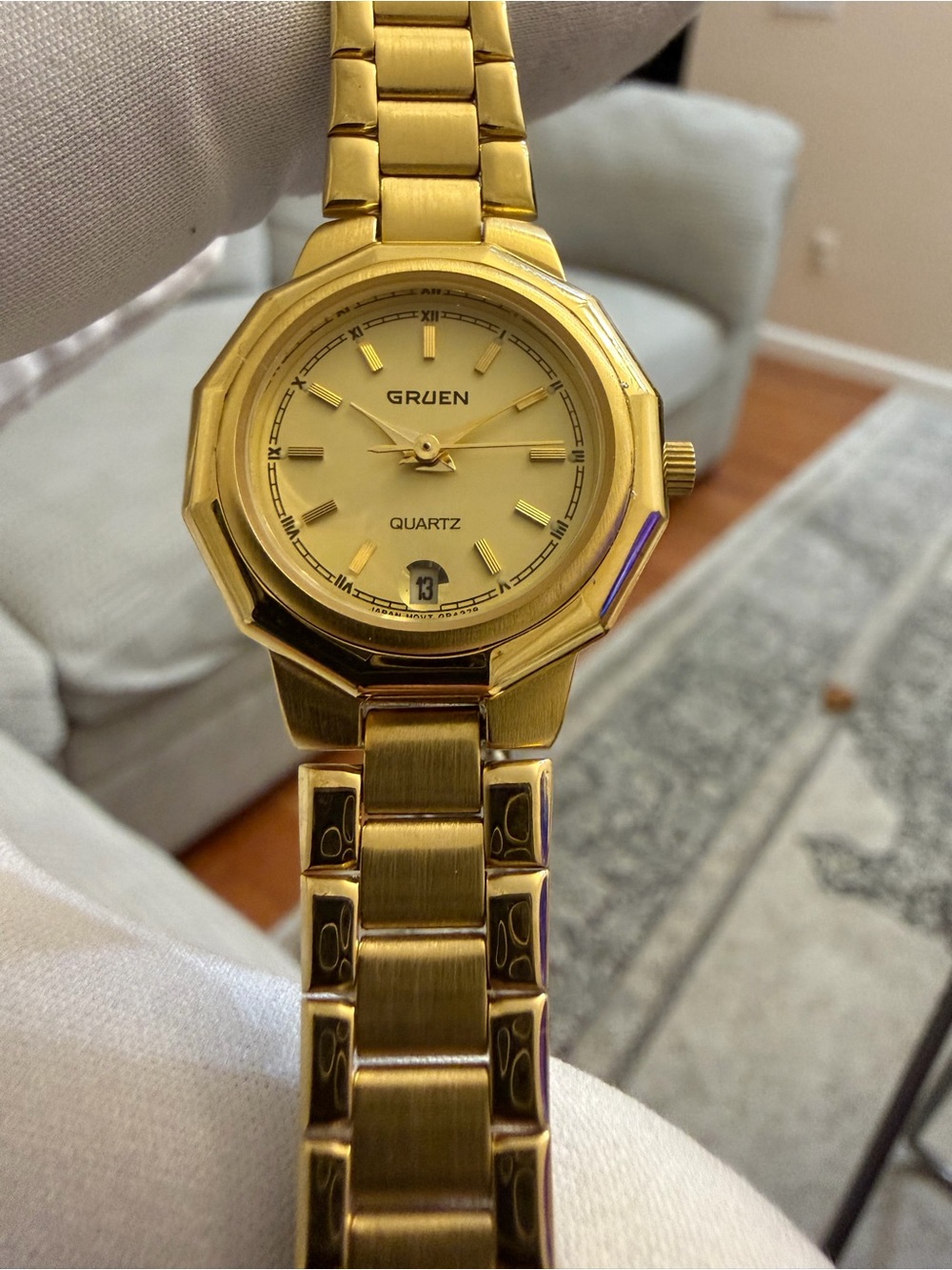 Gruen 237-6L12 Vintage Womens 25mm Gold Tone Quartz Watch Octagon NEEDS REPAIR